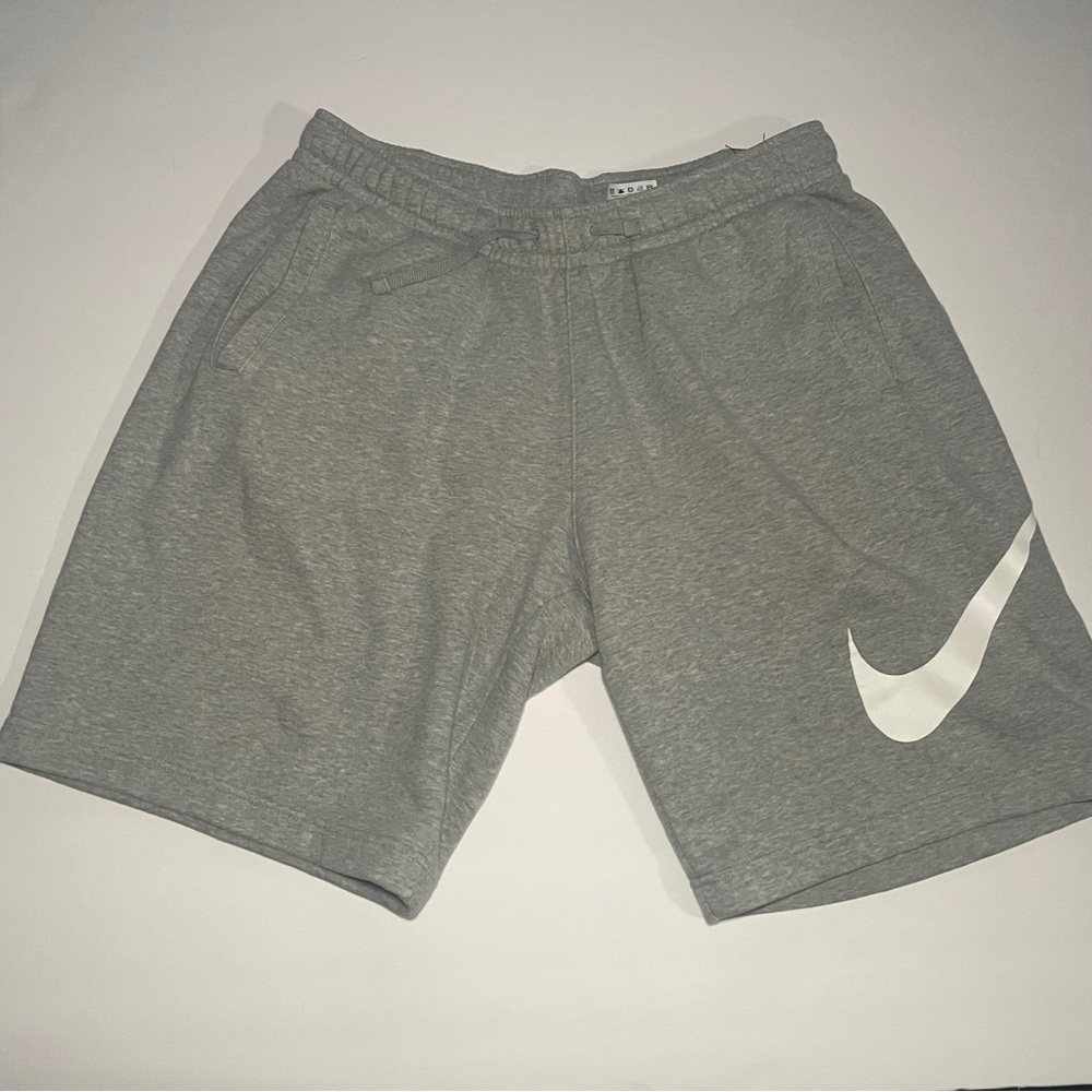 L Nike Gray Shorts 7 in inseam